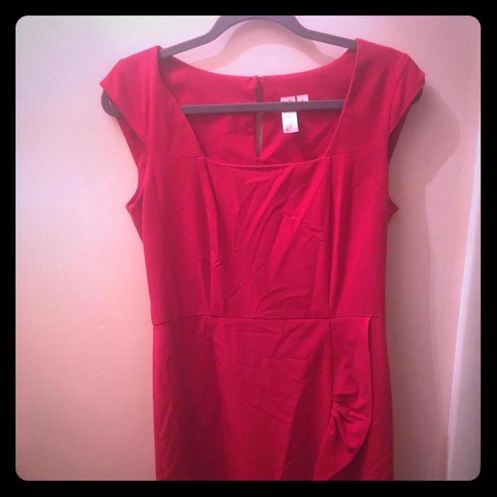 Beautiful red dress!
